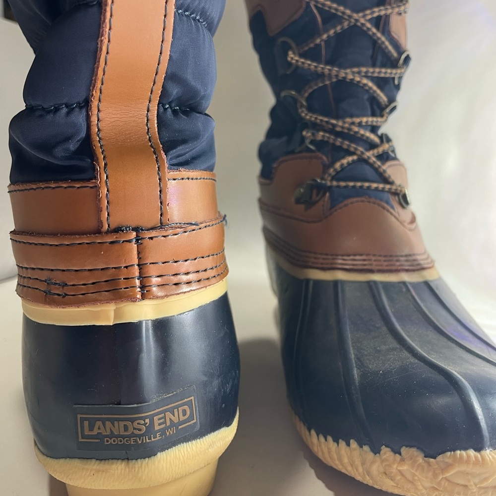 Lands End 2021 Navy Duck boots. Worn 3-4 times- excellent condition